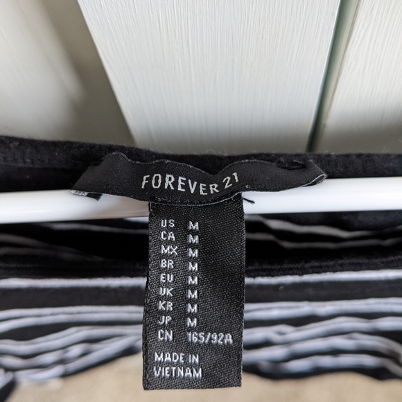 Forever 21 Striped Crop Top - Picture 2 of 4